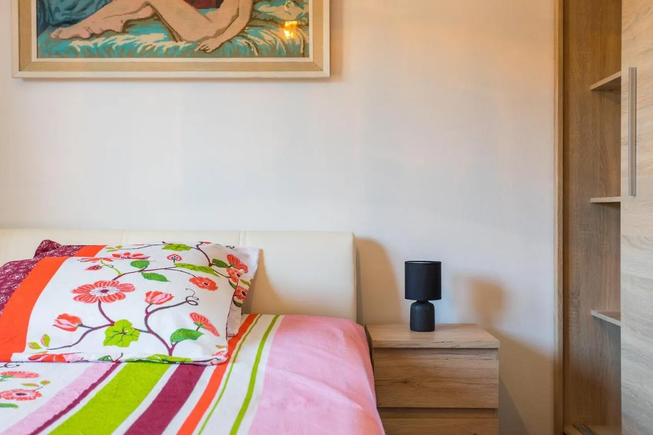 Sunny Apartment Ili Near Amfiteatar Pola